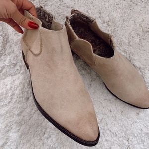 NWOT ankle booties [light tan, SZ 8] brand new!
